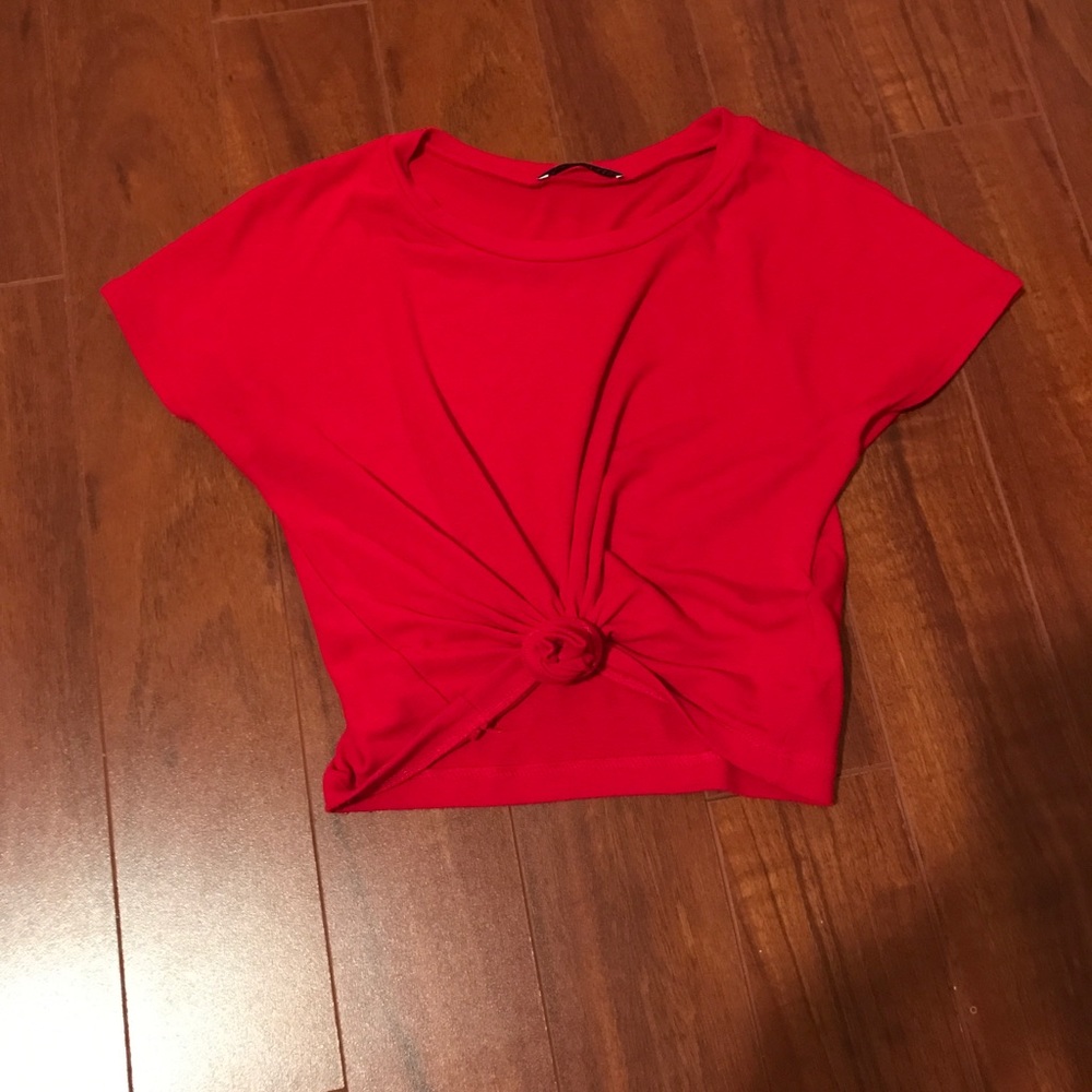 RED CROP TOP
